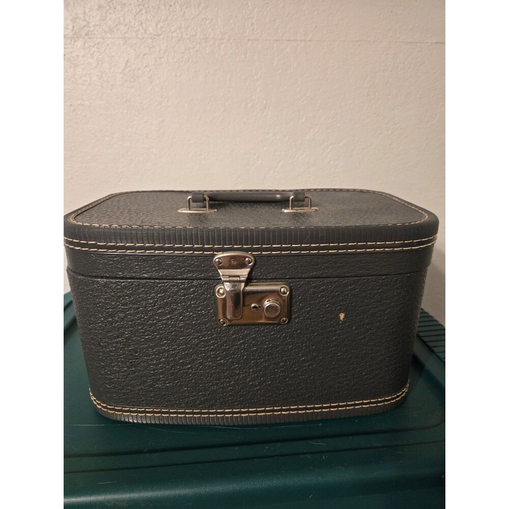 Vintage Blue Train/Vanity Case